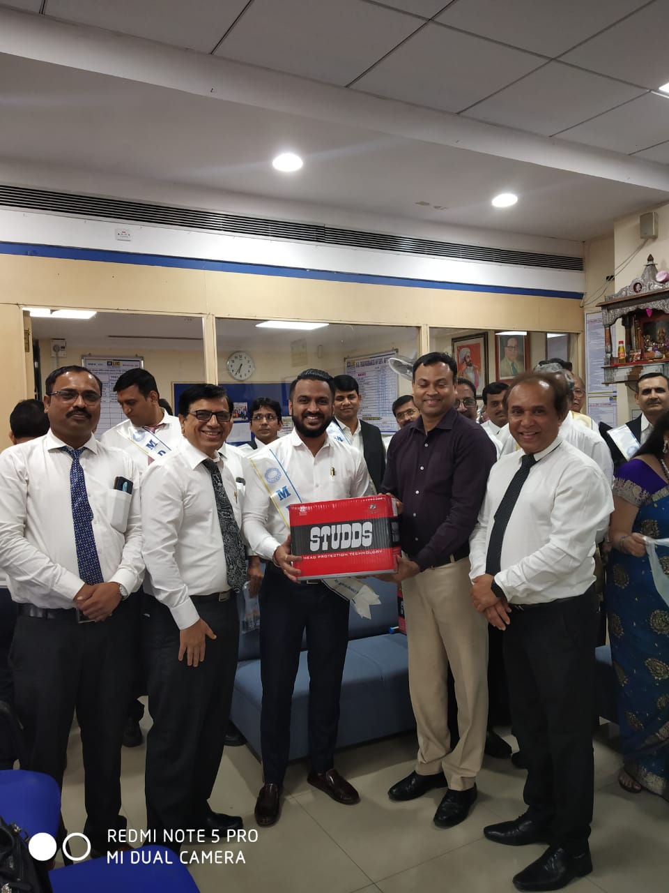 Darshit Morjaria awarded at the LIC Mumbai divisional office event